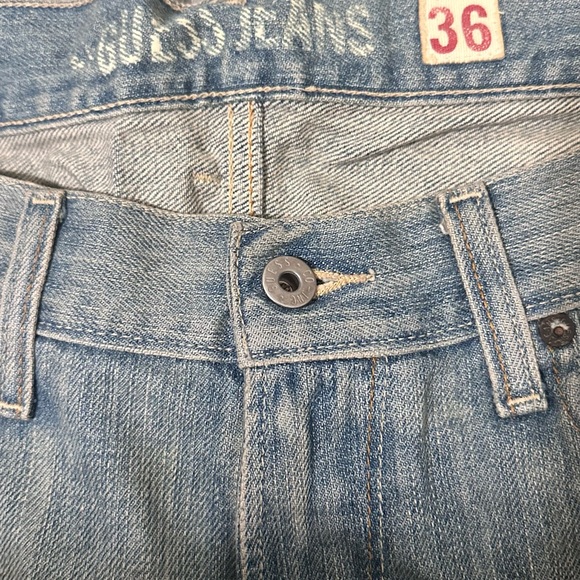 Guess Men’s Sand Blast Light Washed Denim Jeans - Picture 5 of 7